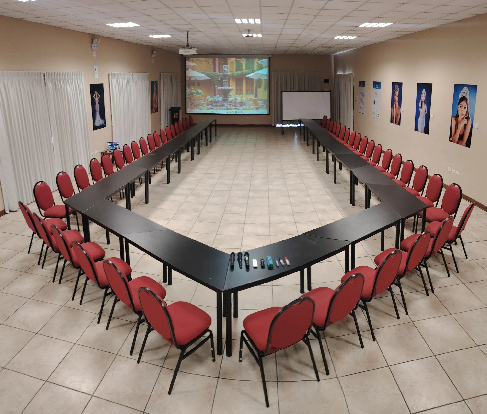 Sala de eventos moderna en Cajamarca